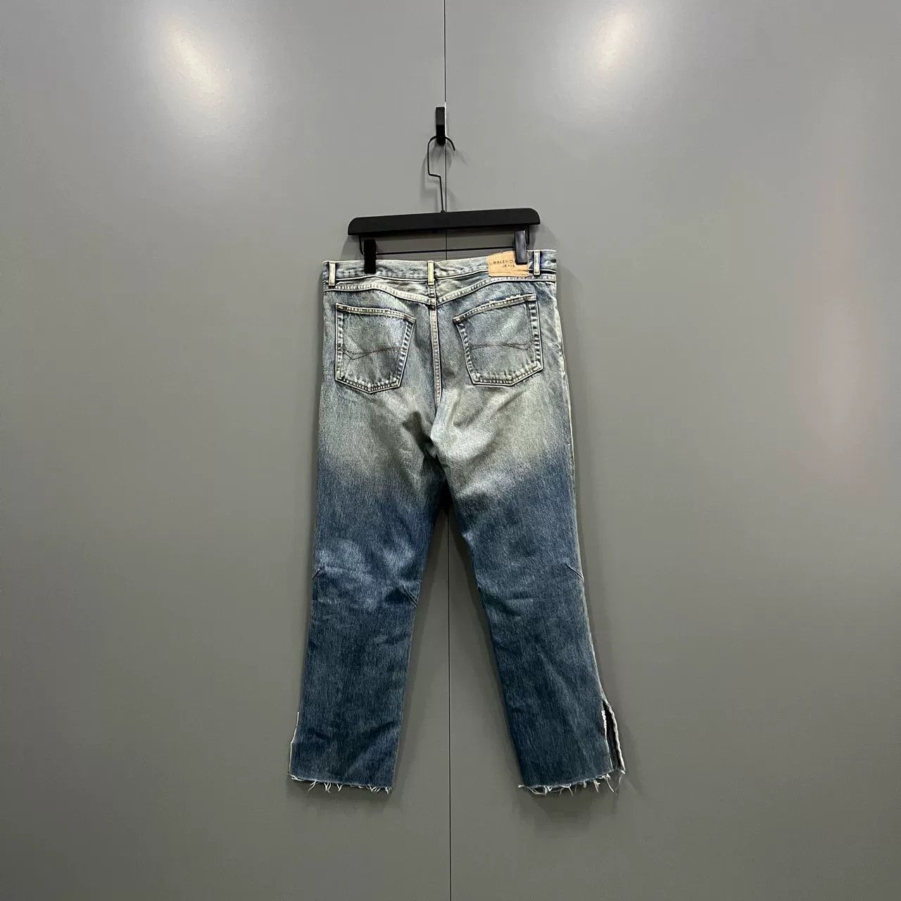 Balenciaga Balenciaga Vintage Blue Distressed Jeans Size 32 Size US 32 / EU 48 - 2 Thumbnail