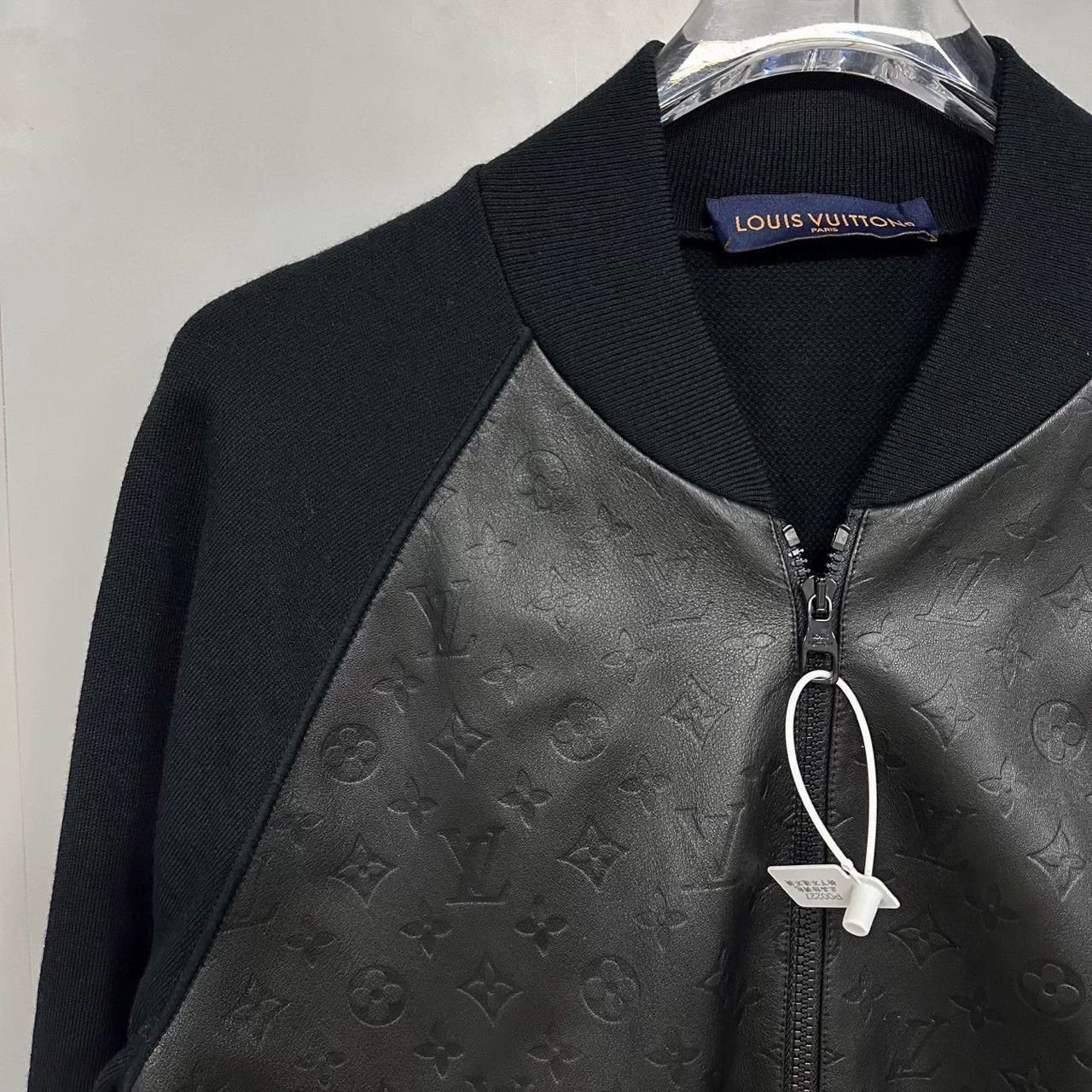 Louis Vuitton louis vuitton knitted patchwork jacket medium Size US M / EU 48-50 / 2 - 3 Thumbnail