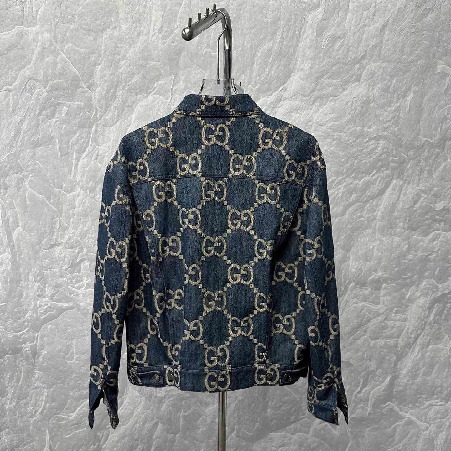 Gucci gucci pineapple print denim jacket size 52 Size L / US 10 / IT 46 - 4 Thumbnail