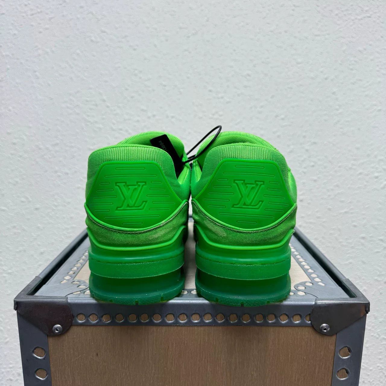 Louis Vuitton lv trainer bright green sneakers size 7 Size US 7 / EU 40 - 4 Thumbnail