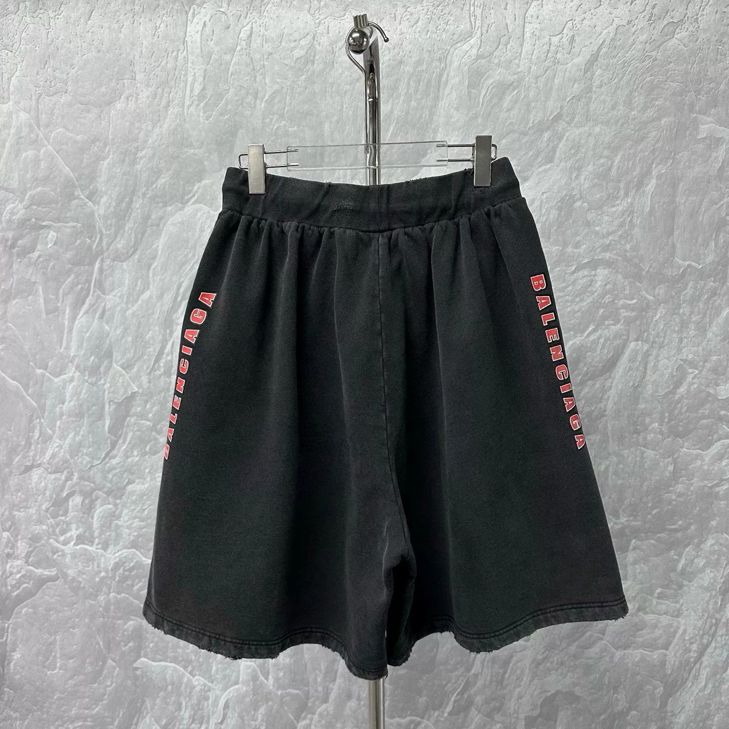 Balenciaga balenciaga ss24 distressed black shorts Size US 34 / EU 50 - 4 Thumbnail
