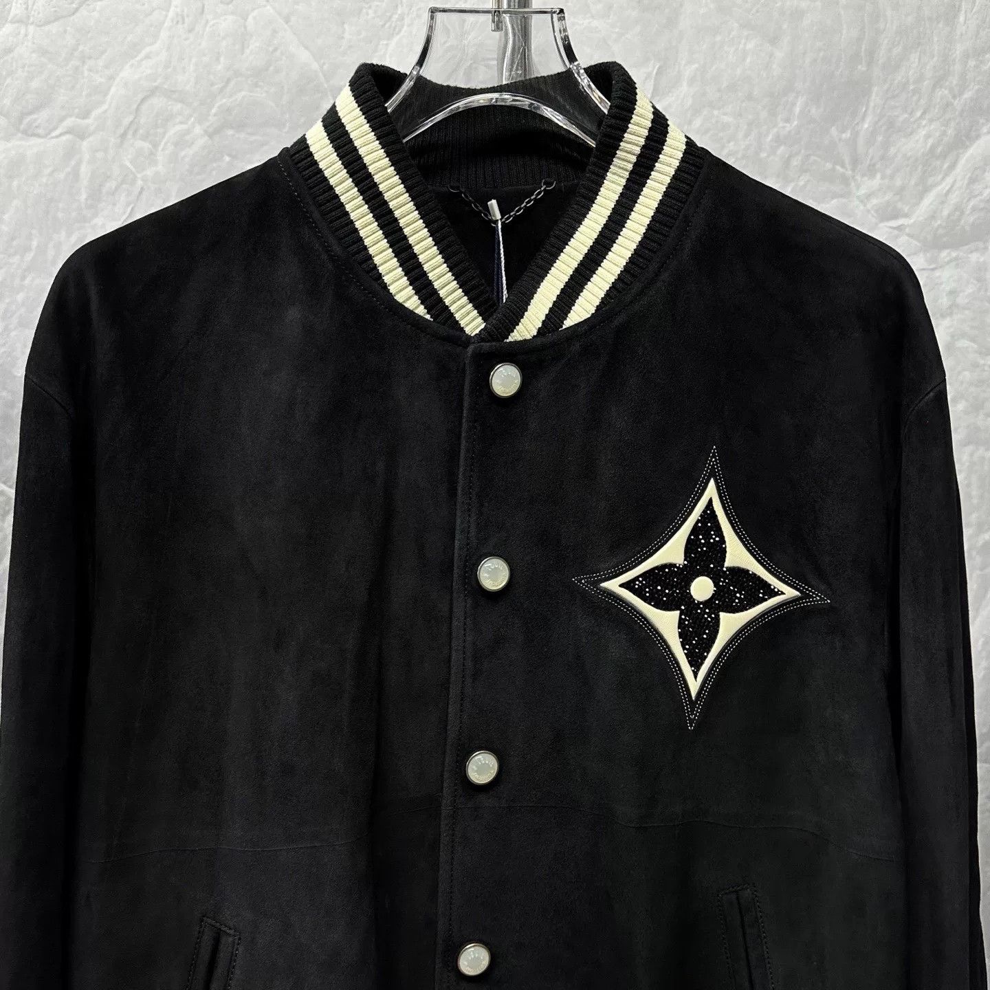 Louis Vuitton louis vuitton fw24 crystal logo baseball jacket Size US L / EU 52-54 / 3 - 3 Thumbnail