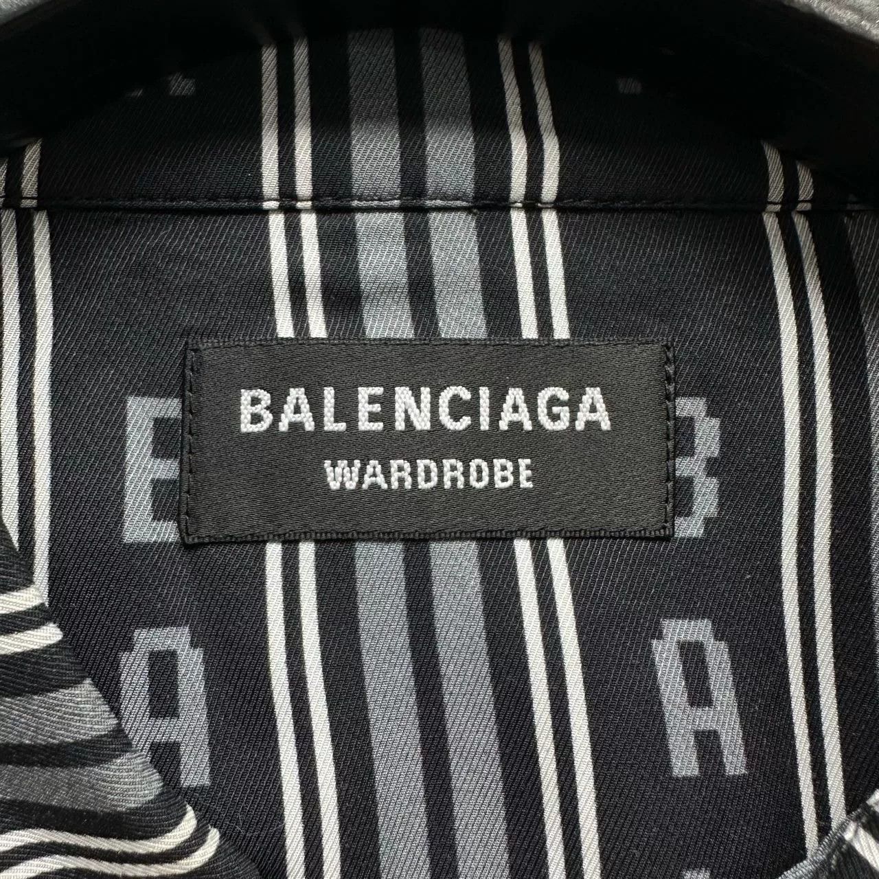 Balenciaga balenciaga striped short sleeve silk shirt Size US S / EU 44-46 / 1 - 3 Thumbnail