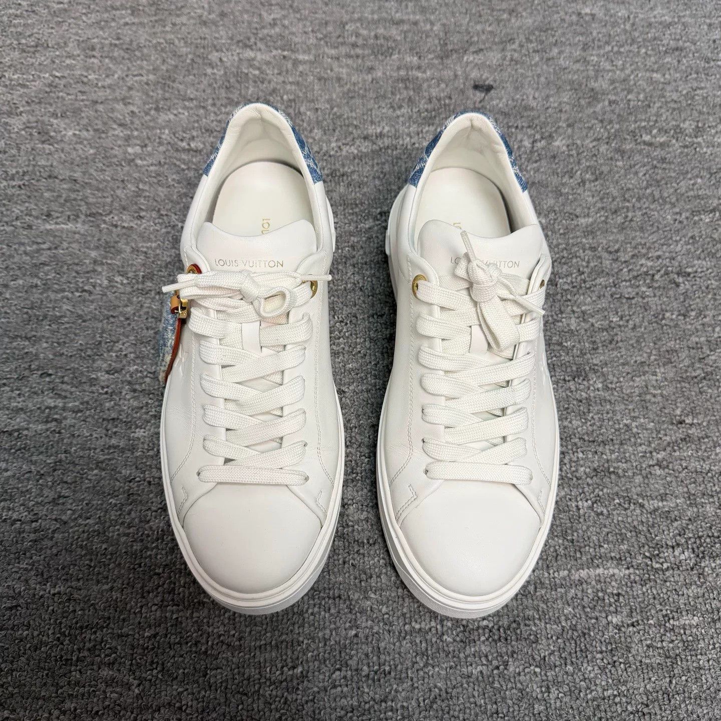 Louis Vuitton louis vuitton time out white sneakers size 39 Size US 8 / IT 38 - 2 Thumbnail