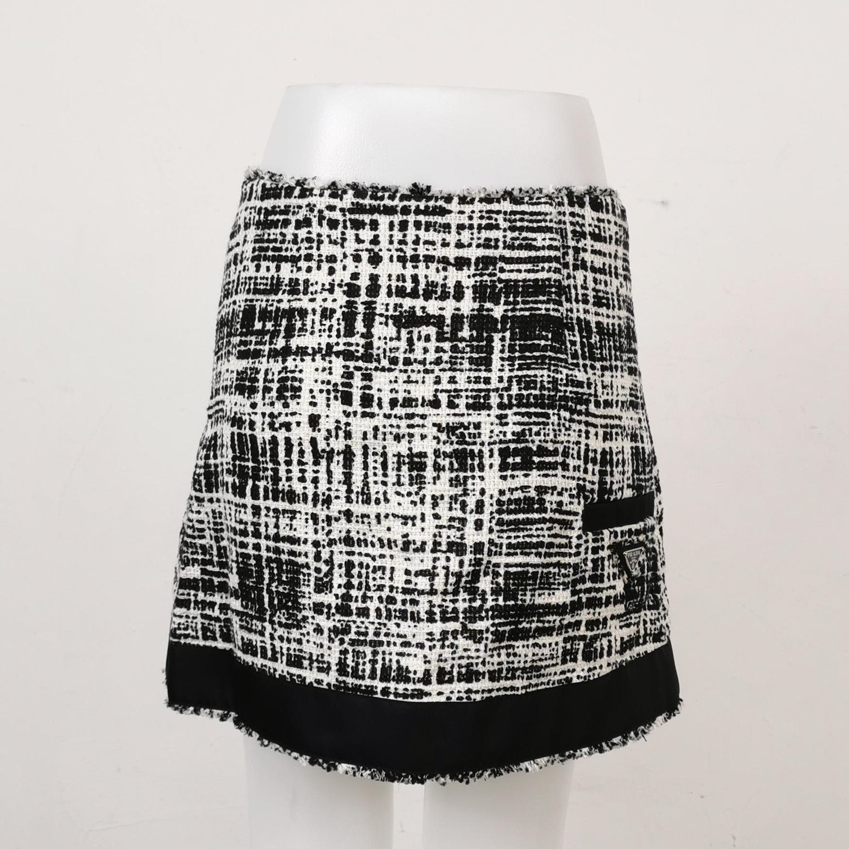 Prada Prada Contrast Cotton-Linen Mini Skirt 0089 Size 23" - 2 Thumbnail