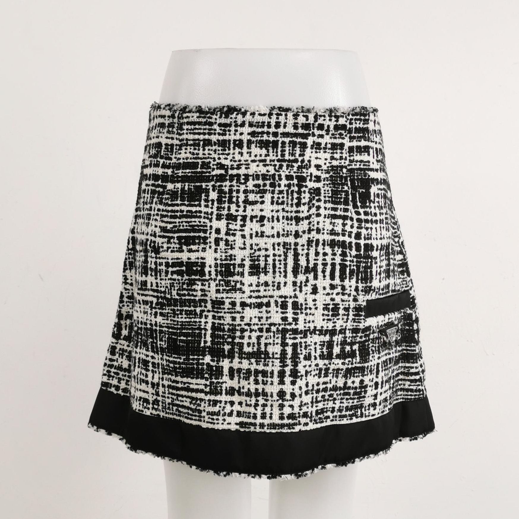 Prada Prada Color-Block Cotton-Linen Blend Skirt 0089 Size 42" / US 20 - 2 Thumbnail
