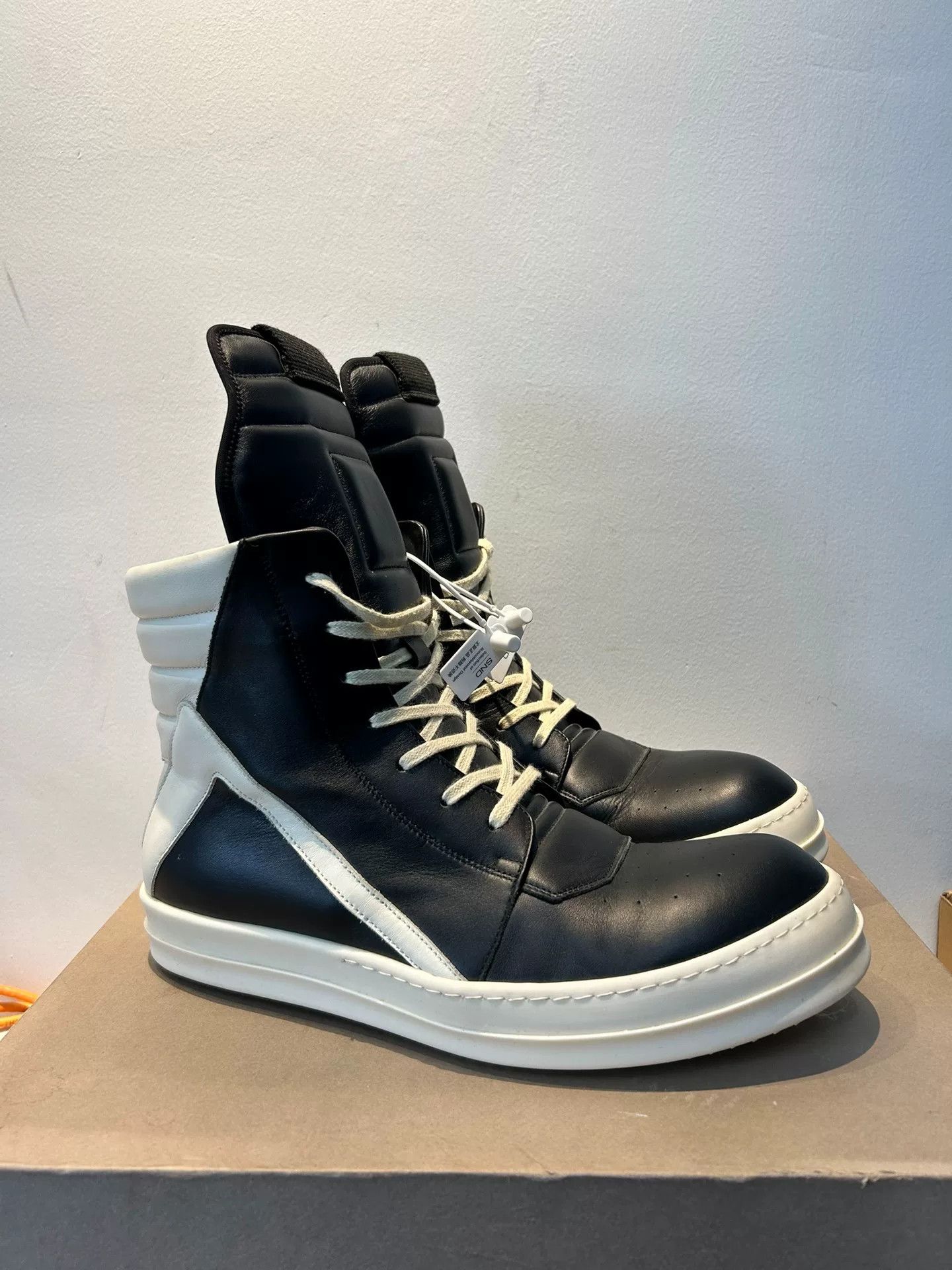Rick Owens rick owens black high-top sneakers size 44 Size US 10 / EU 43 - 3 Thumbnail