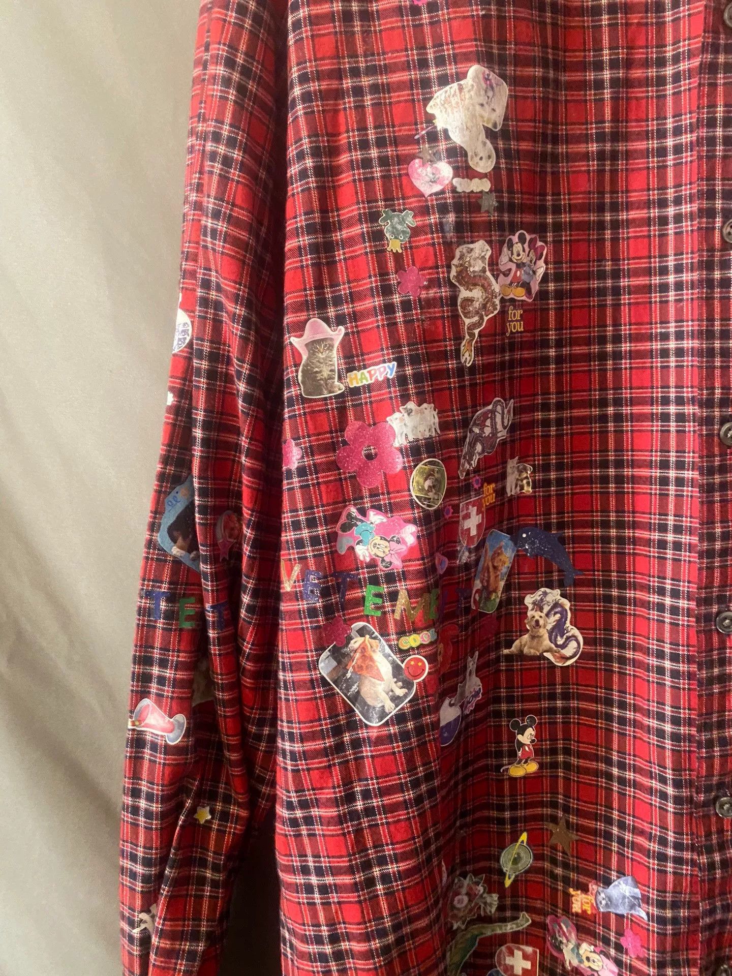 Vetements vetements red plaid shirt with stickers Size US S / EU 44-46 / 1 - 3 Thumbnail