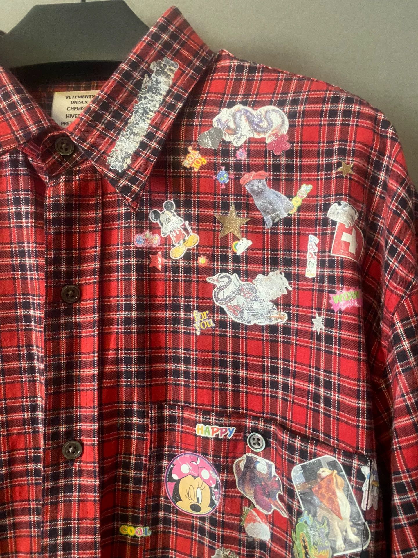 Vetements vetements red plaid shirt with stickers Size US S / EU 44-46 / 1 - 4 Thumbnail