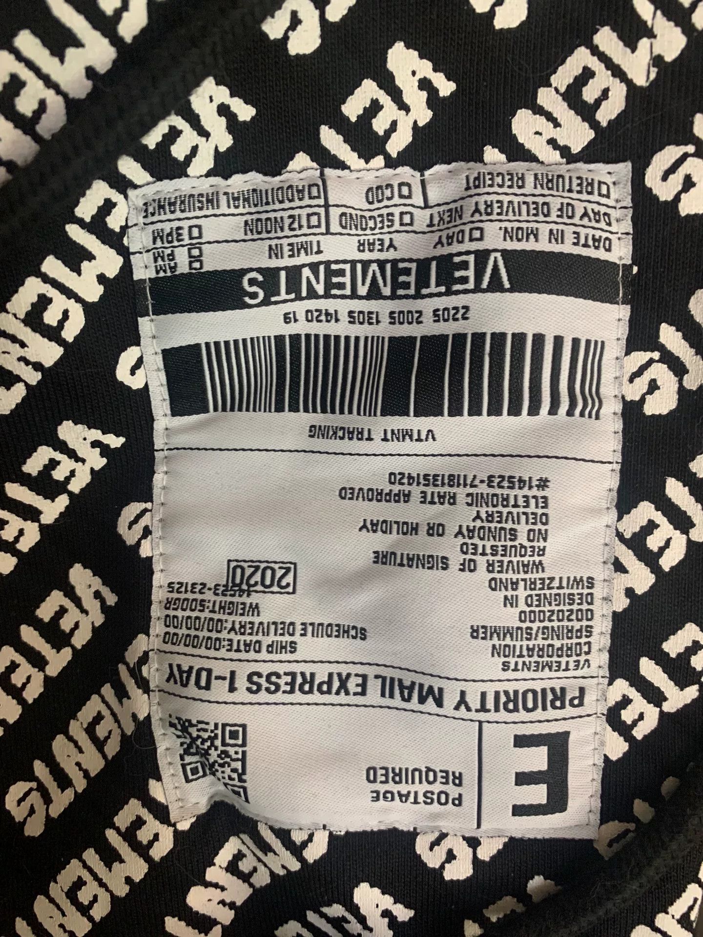 Vetements vetements unisex hoodie with bold logo design Size US M / EU 48-50 / 2 - 3 Thumbnail