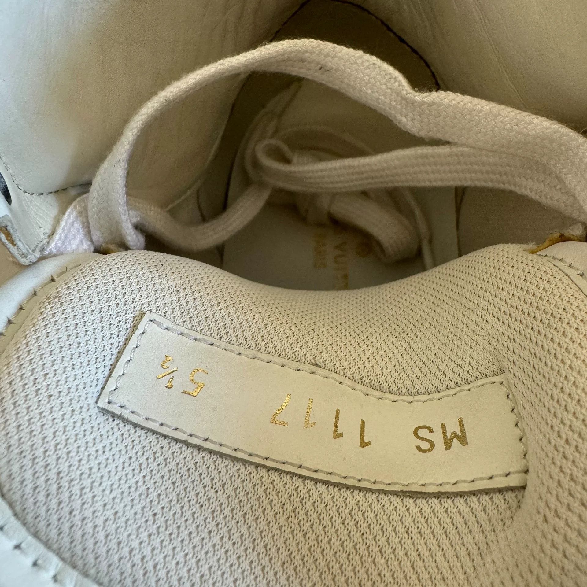 Louis Vuitton louis vuitton high-top fashion casual shoes Size US 5.5 / EU 38 - 4 Thumbnail