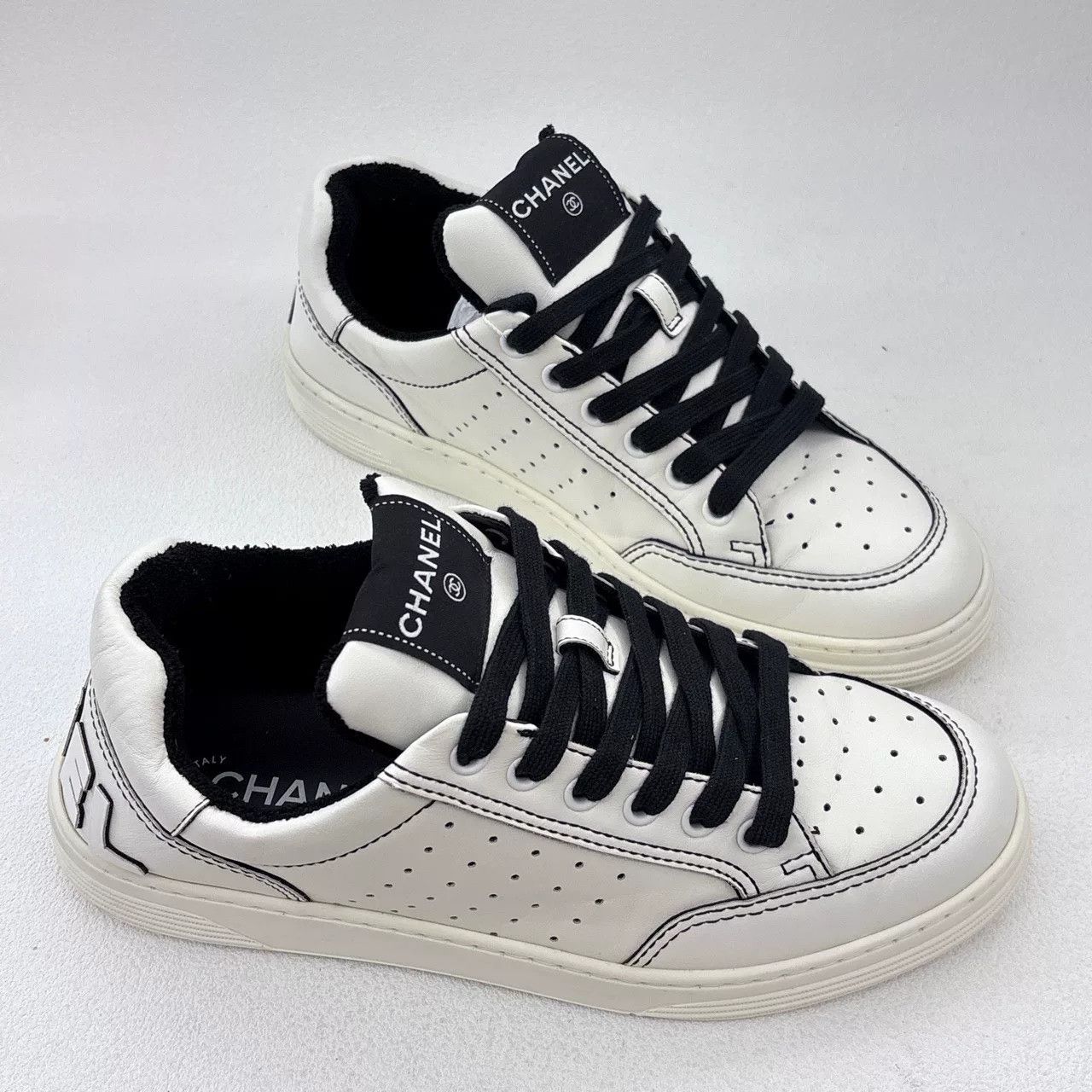 Chanel chanel white low-top casual sneakers for men Size US 8 / EU 41 - 4 Thumbnail