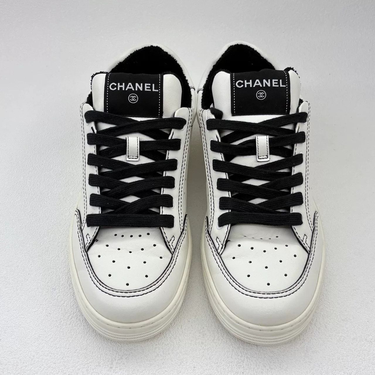 Chanel chanel white low-top casual sneakers for men Size US 8 / EU 41 - 2 Thumbnail