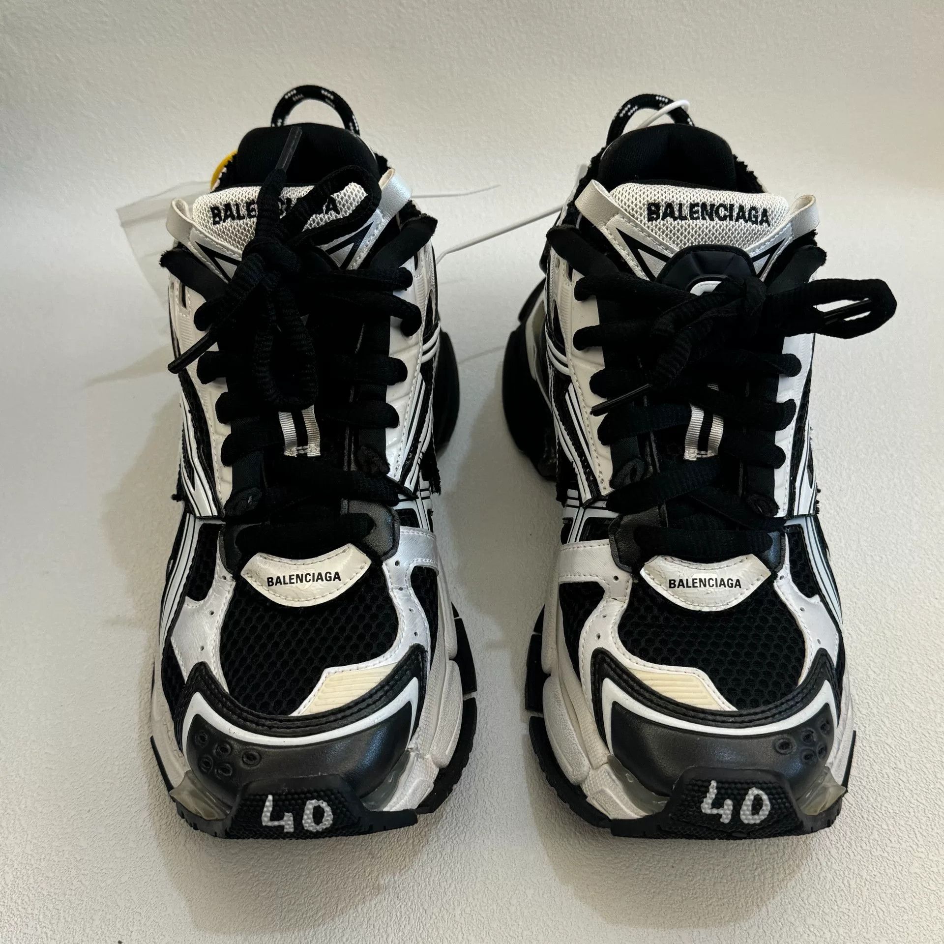 Balenciaga balenciaga runner black and white sneakers Size US 7.5 / EU 40-41 - 3 Thumbnail