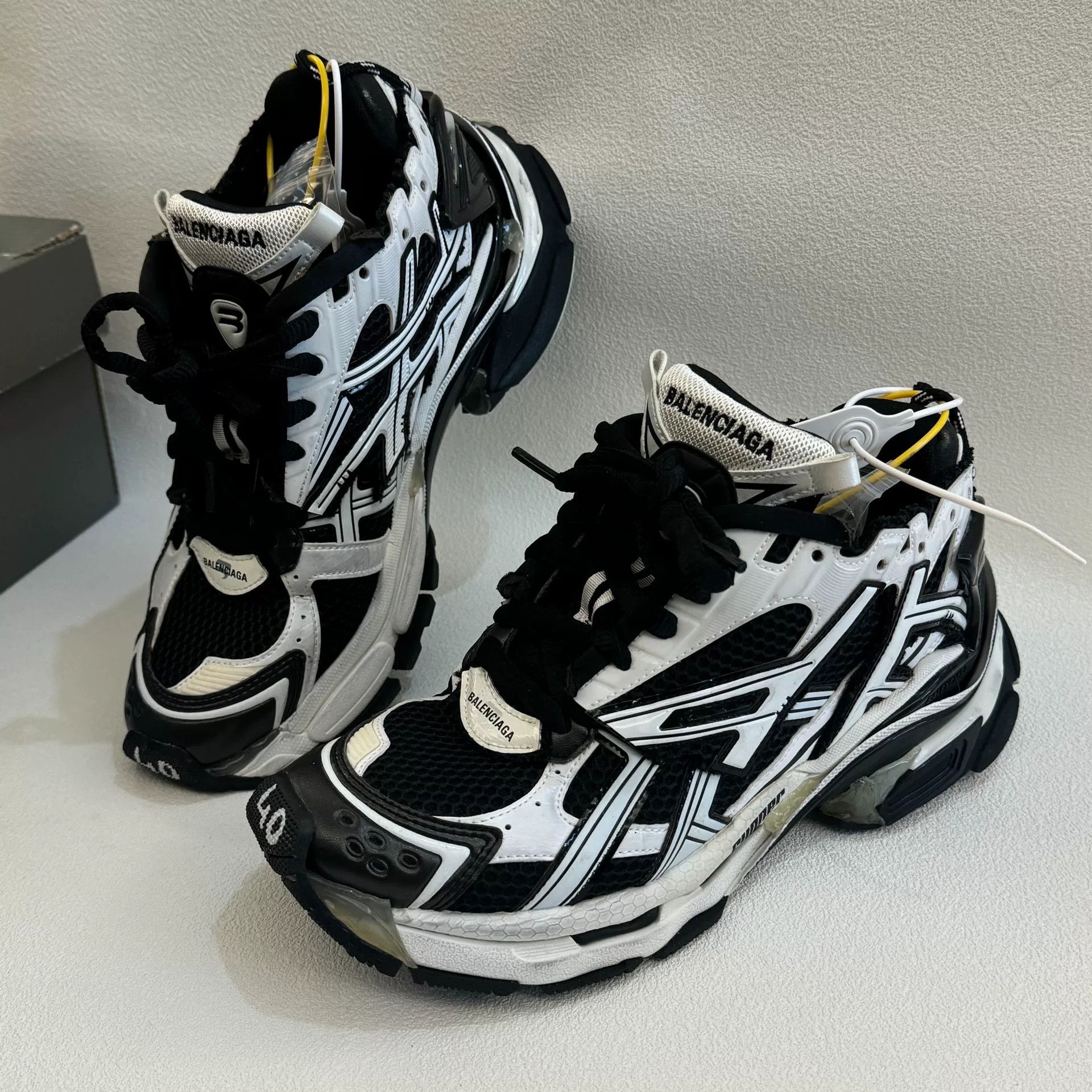 Balenciaga balenciaga runner black and white sneakers Size US 7.5 / EU 40-41 - 9 Thumbnail