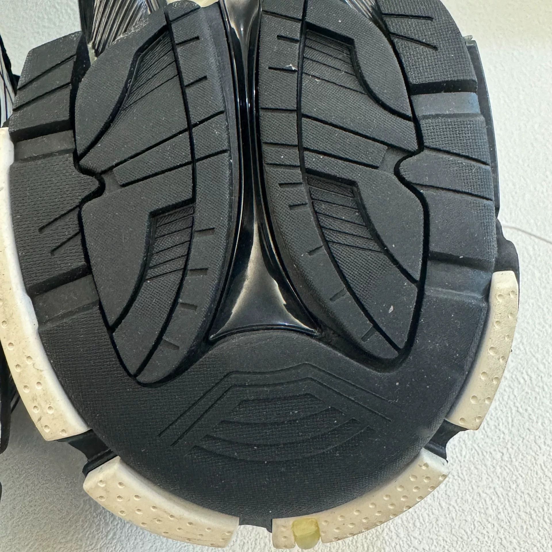 Balenciaga balenciaga runner black and white sneakers Size US 7.5 / EU 40-41 - 8 Thumbnail