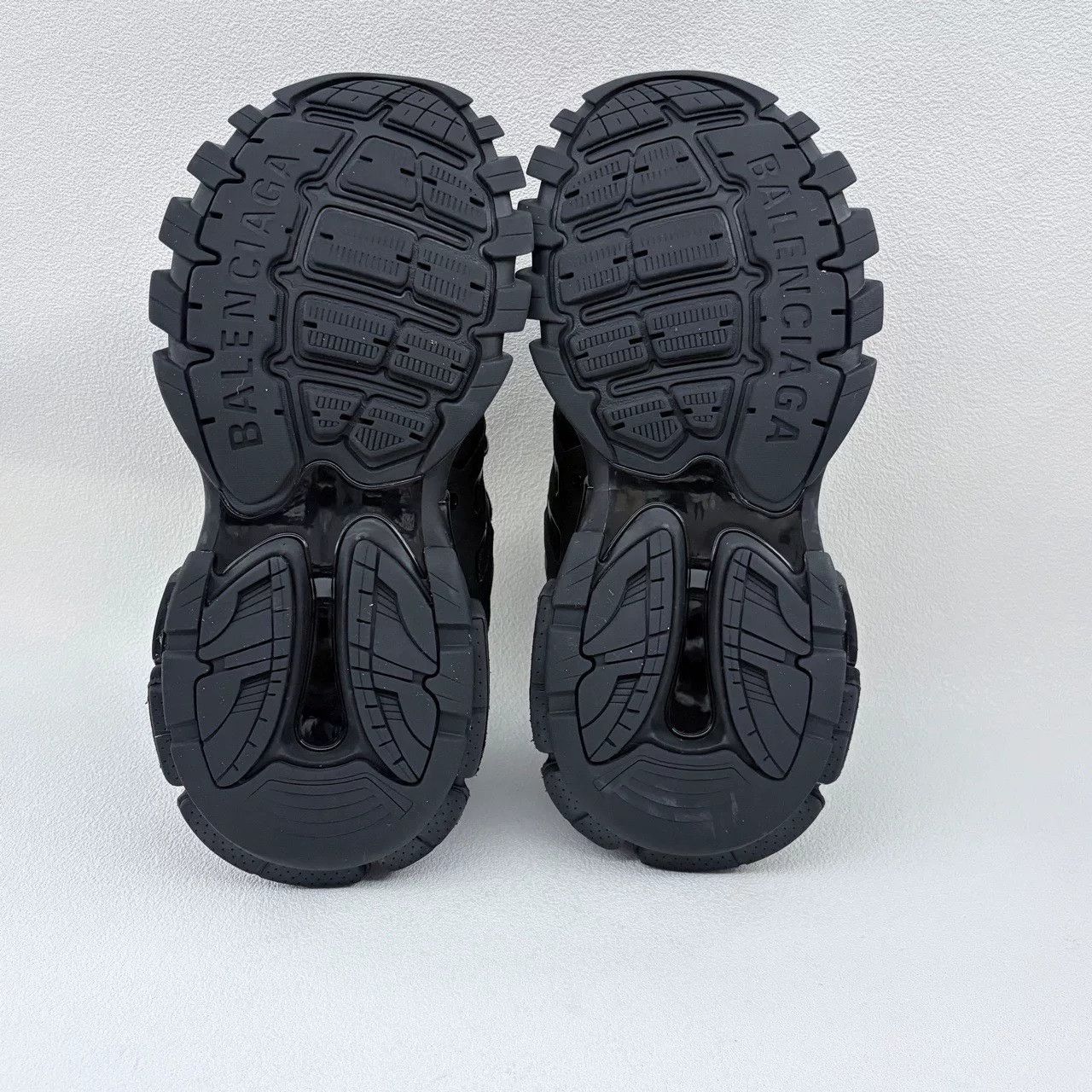 Balenciaga balenciaga track 1.0 black dad shoes Size US 9 / EU 42 - 6 Thumbnail