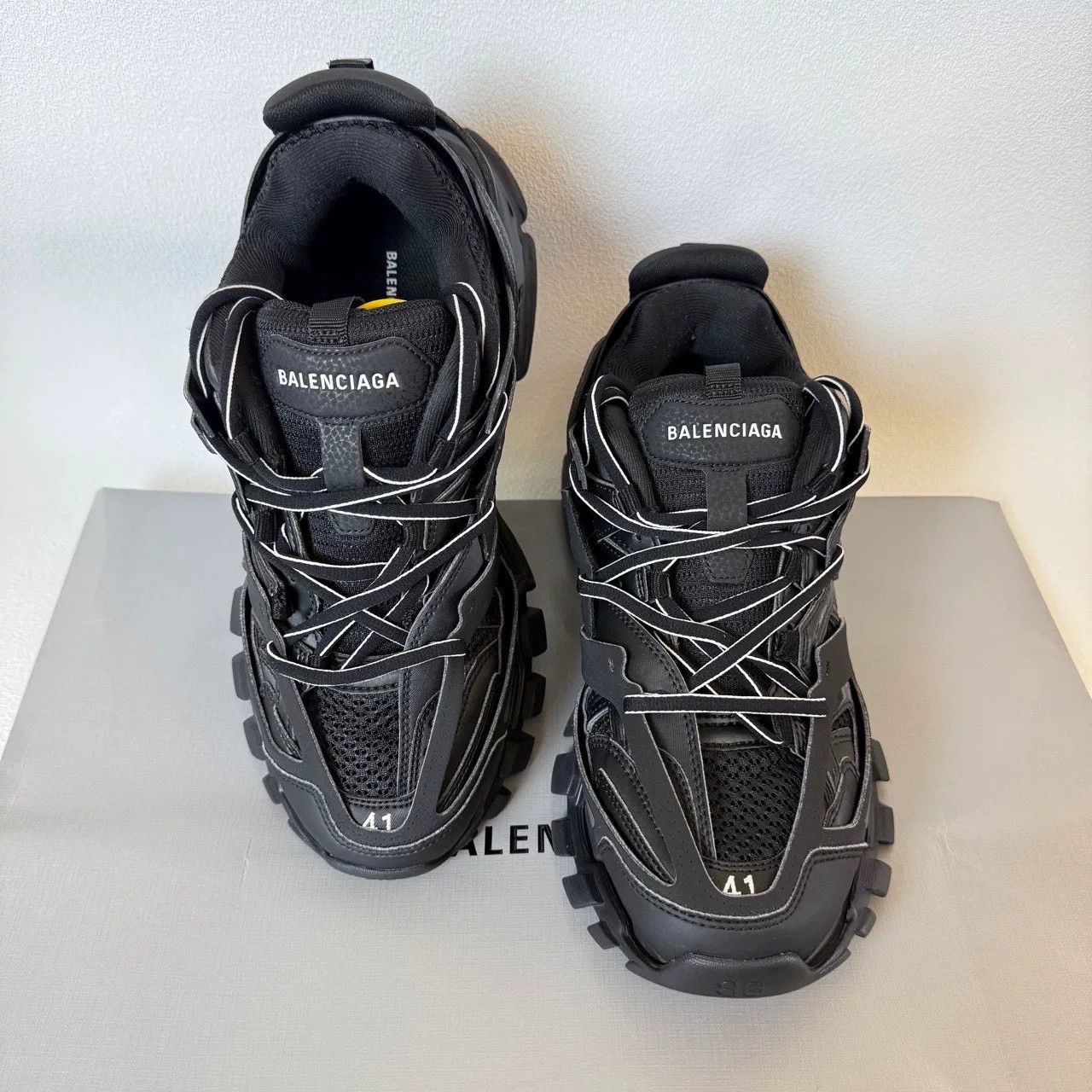 Balenciaga balenciaga track 1.0 black sneakers Size US 8 / EU 41 - 8 Thumbnail