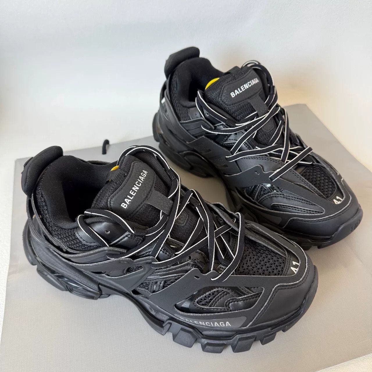 Balenciaga balenciaga track 1.0 black sneakers Size US 8 / EU 41 - 3 Thumbnail
