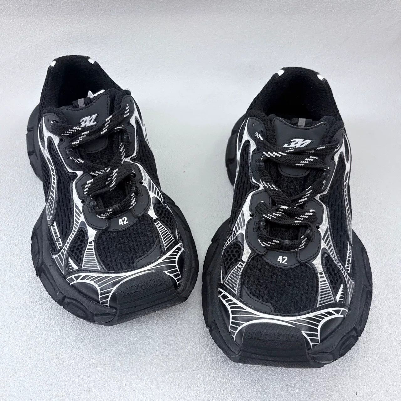 Balenciaga balenciaga 3xl thick-soled low-top sneakers Size US 9 / EU 42 - 2 Thumbnail