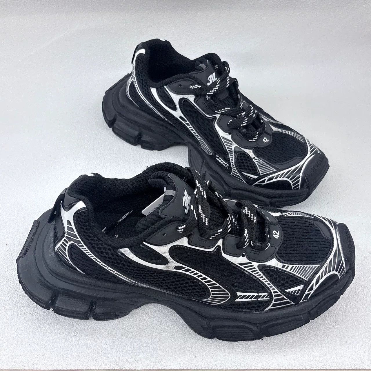 Balenciaga balenciaga 3xl thick-soled low-top sneakers Size US 9 / EU 42 - 4 Thumbnail