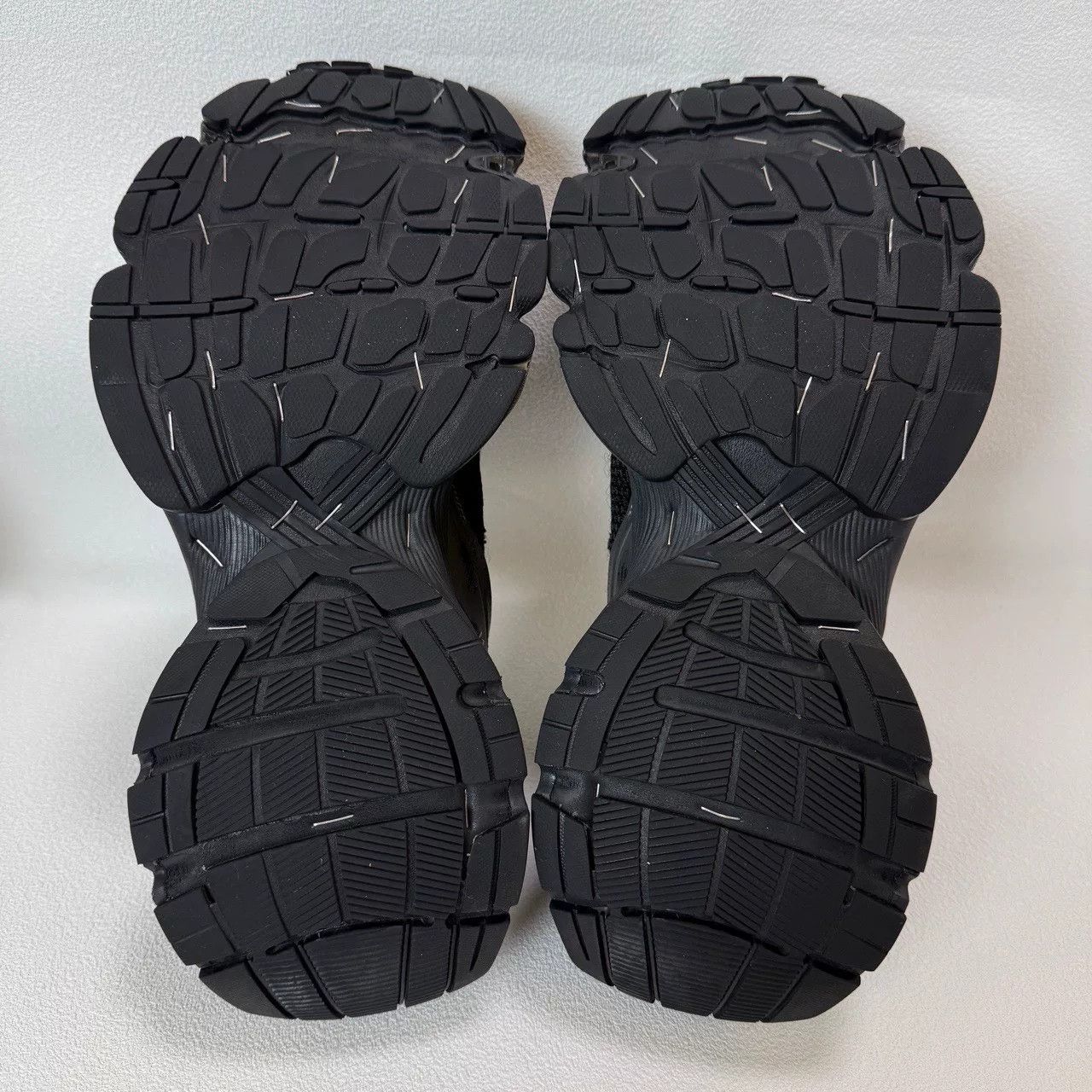 Balenciaga balenciaga stapler black low-top sneakers Size US 10.5 / EU 43-44 - 6 Thumbnail