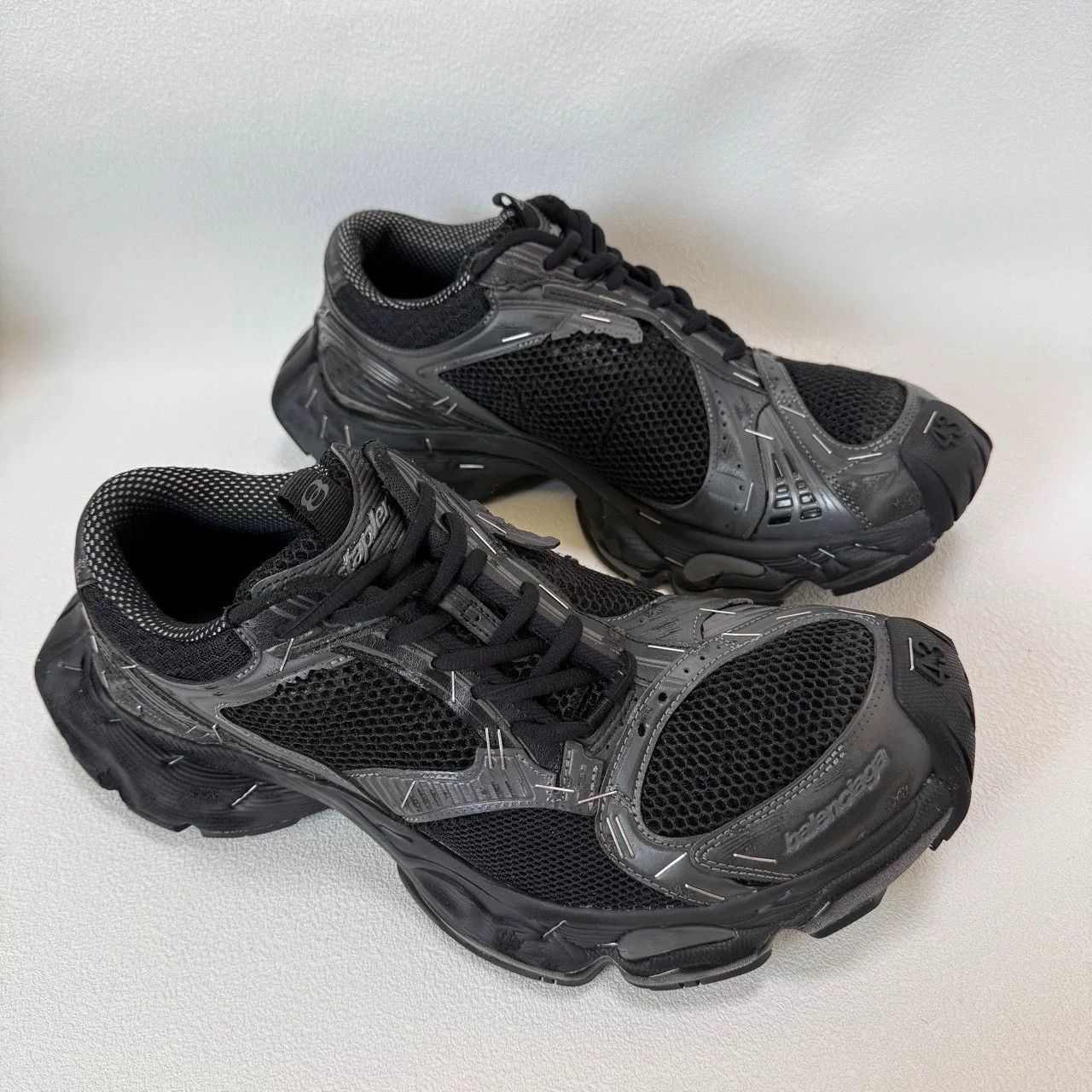 Balenciaga balenciaga stapler black low-top sneakers Size US 10.5 / EU 43-44 - 3 Thumbnail