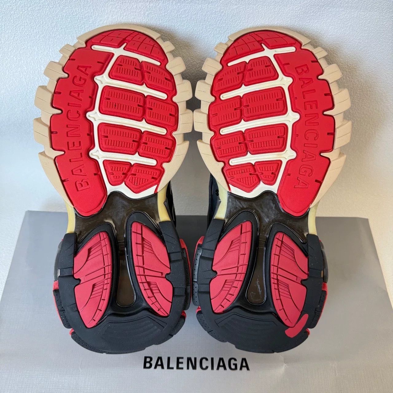 Balenciaga balenciaga black and red track sneakers Size US 10 / EU 43 - 6 Thumbnail