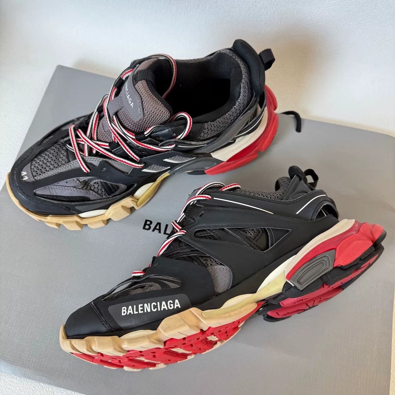 Balenciaga balenciaga black and red track sneakers Size US 10 / EU 43 - 7 Thumbnail