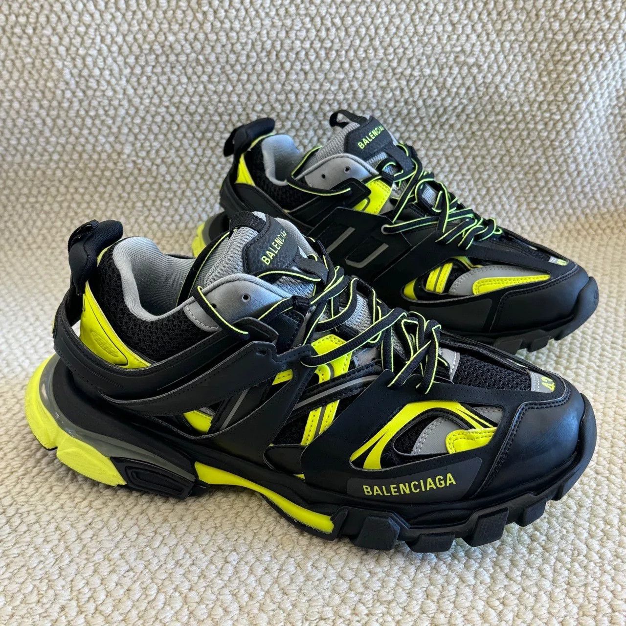 Balenciaga balenciaga track 1.0 low-top dad shoes Size US 10 / EU 43 - 3 Thumbnail