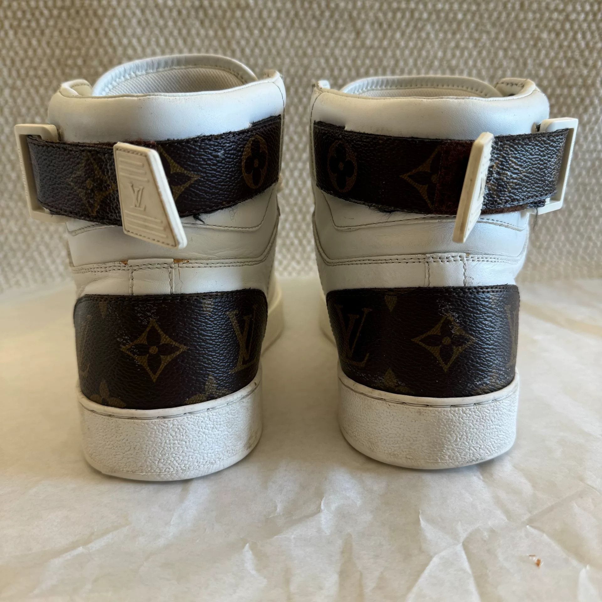 Louis Vuitton louis vuitton high-top fashion casual shoes Size US 5.5 / EU 38 - 6 Thumbnail
