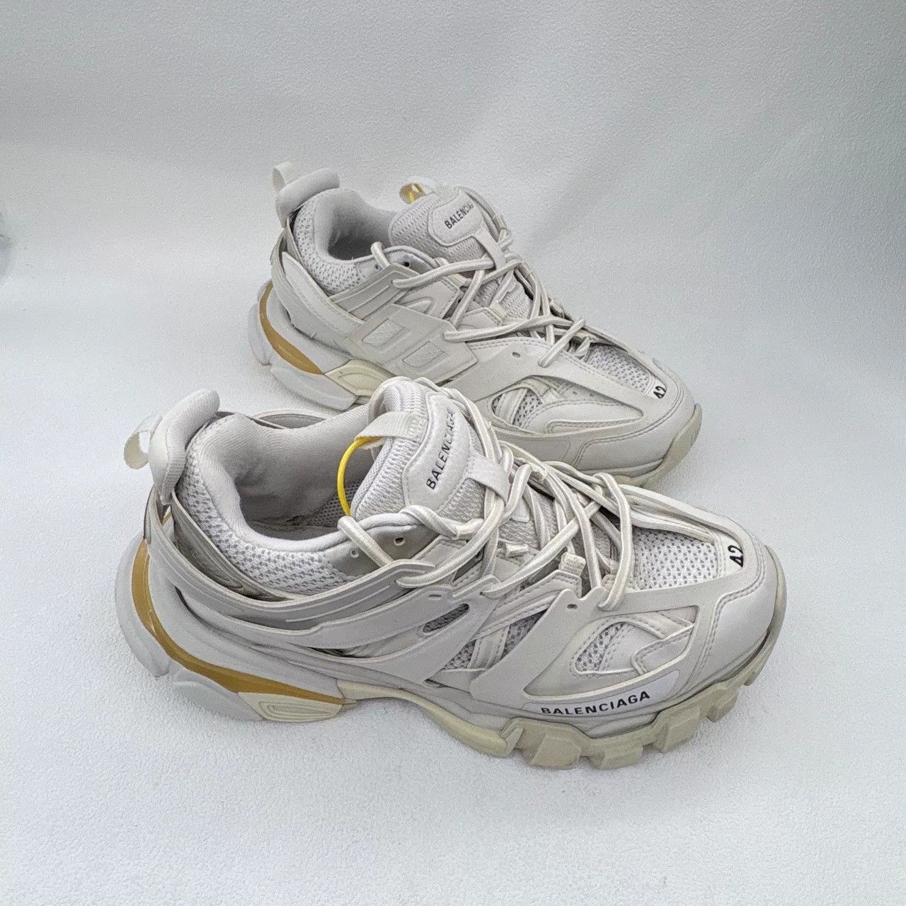 Balenciaga balenciaga track white low-top sneakers Size US 9 / EU 42 - 3 Thumbnail