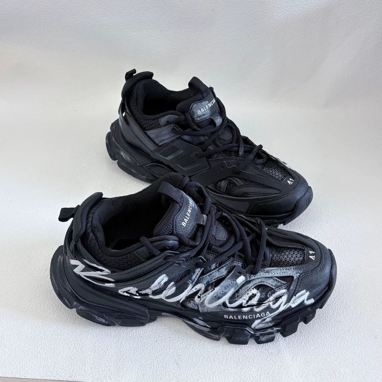 Balenciaga balenciaga track signature black and white sneakers Size US 9 / EU 42 - 6 Thumbnail