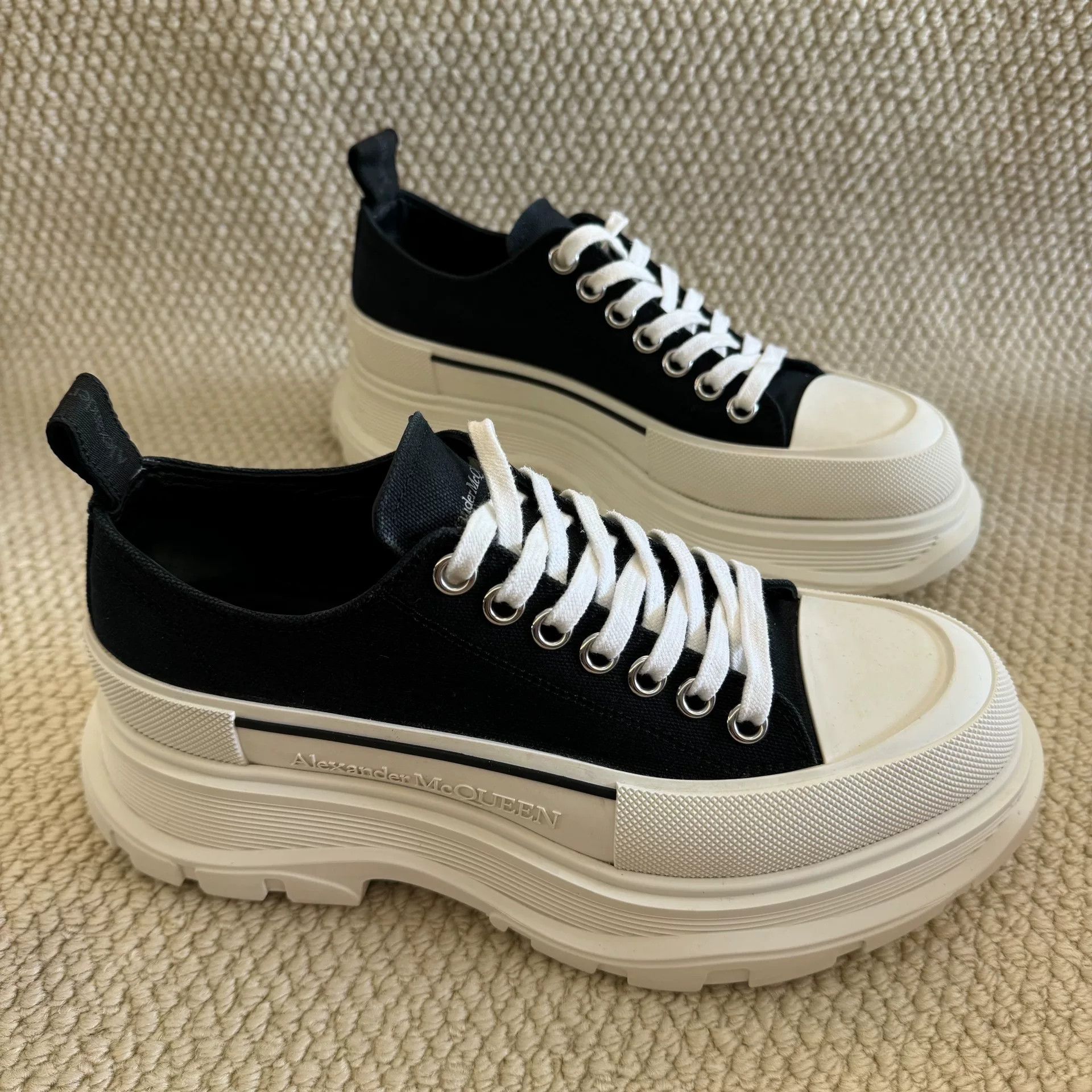 Alexander McQueen alexander mcqueen tread slick black and white boots Size US 8 / EU 41 - 3 Thumbnail