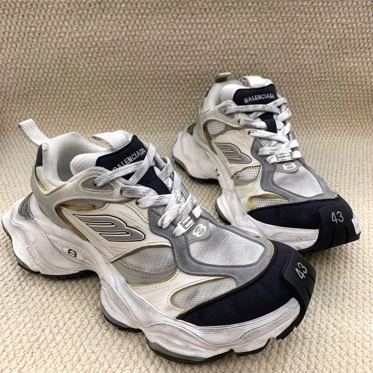 Balenciaga balenciaga cargo low-top lifestyle shoes for men Size US 10 / EU 43 - 4 Thumbnail