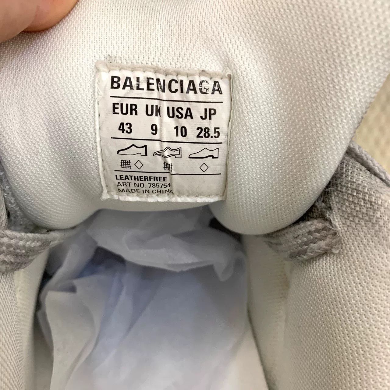 Balenciaga balenciaga cargo low-top lifestyle shoes for men Size US 10 / EU 43 - 8 Thumbnail