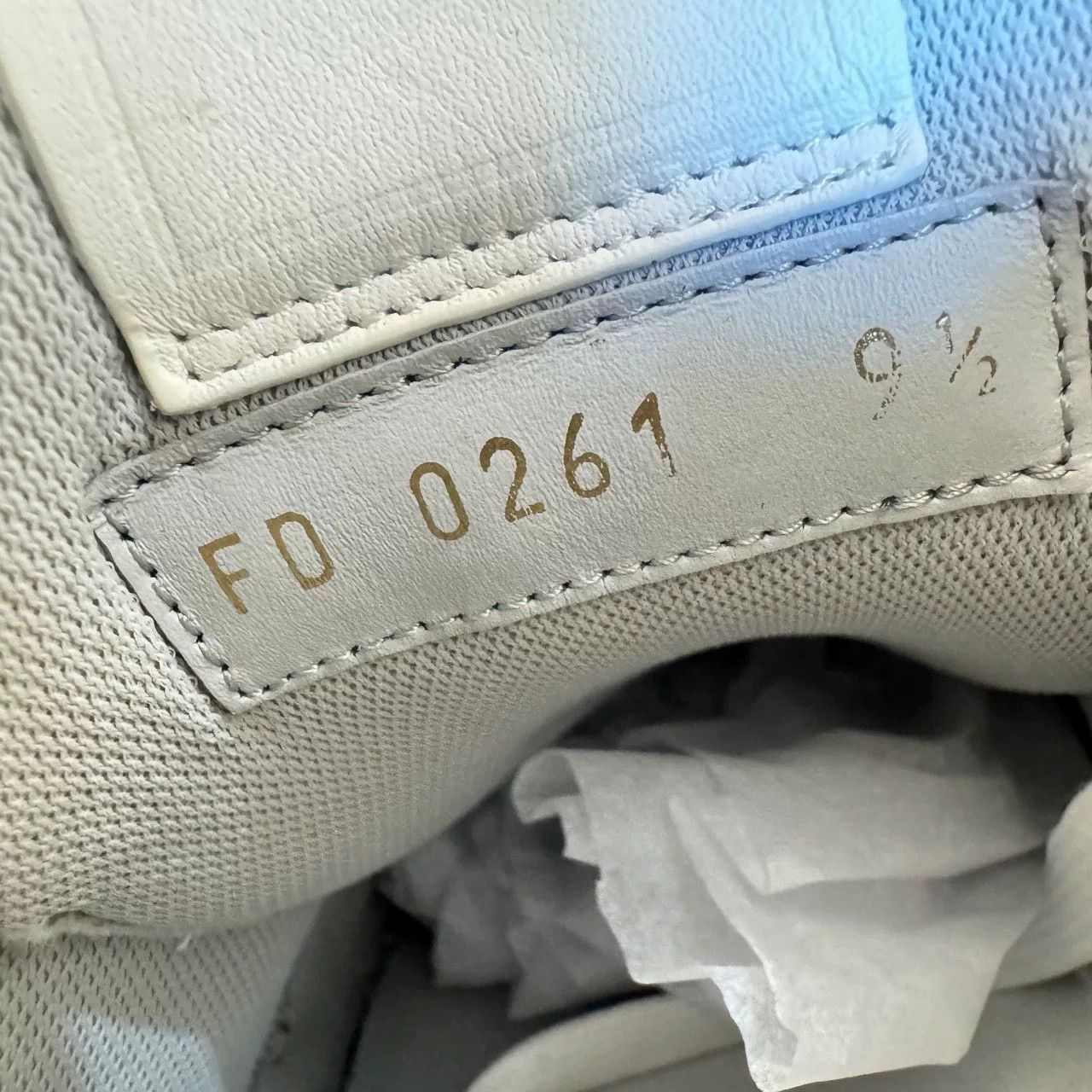 Louis Vuitton louis vuitton low-top sneaker in white Size US 9.5 / EU 42-43 - 6 Thumbnail