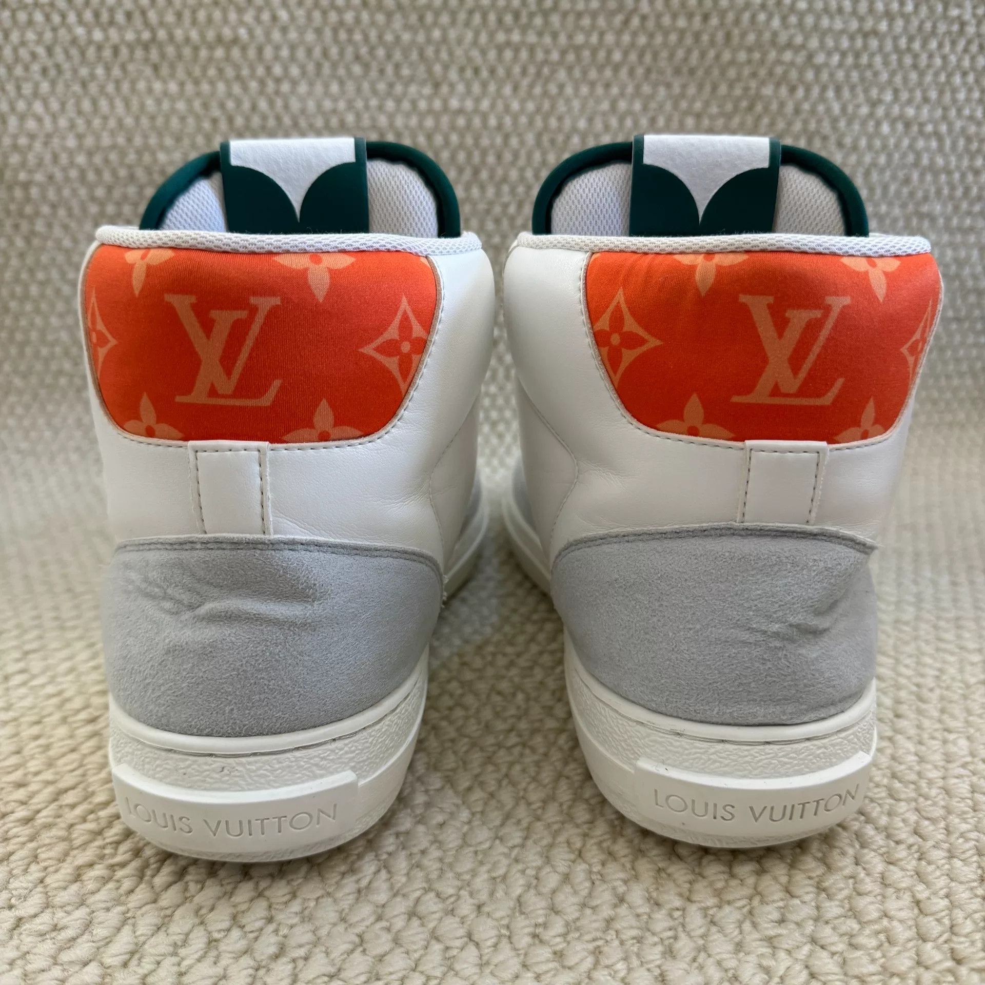 Louis Vuitton Louis Vuitton Logo High-Top Sneakers for Men Size US 9 / EU 42 - 4 Thumbnail