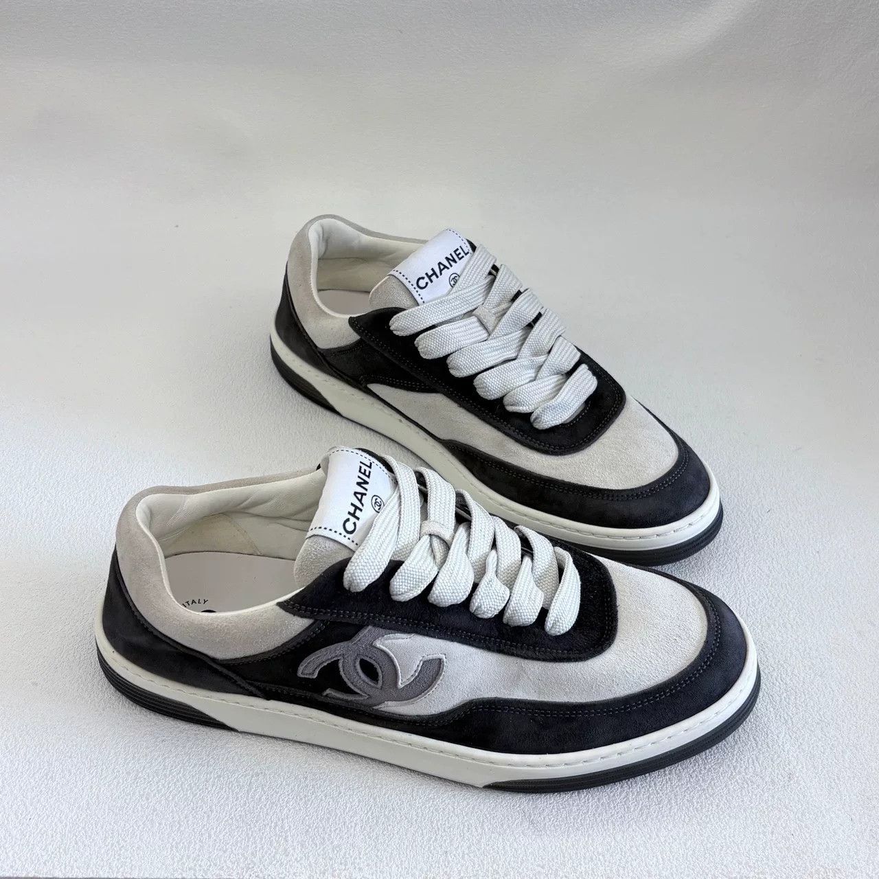 Chanel chanel black white panda slip-on sneakers Size US 8 / IT 38 - 4 Thumbnail