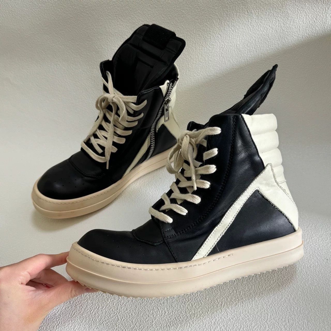 Rick Owens rick owens black and white leather sneakers Size US 5 / EU 37 - 2 Thumbnail