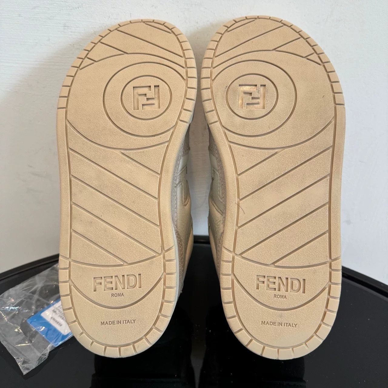 Fendi fendi match pink suede low-top sneakers Size US 5 / IT 35 - 4 Thumbnail