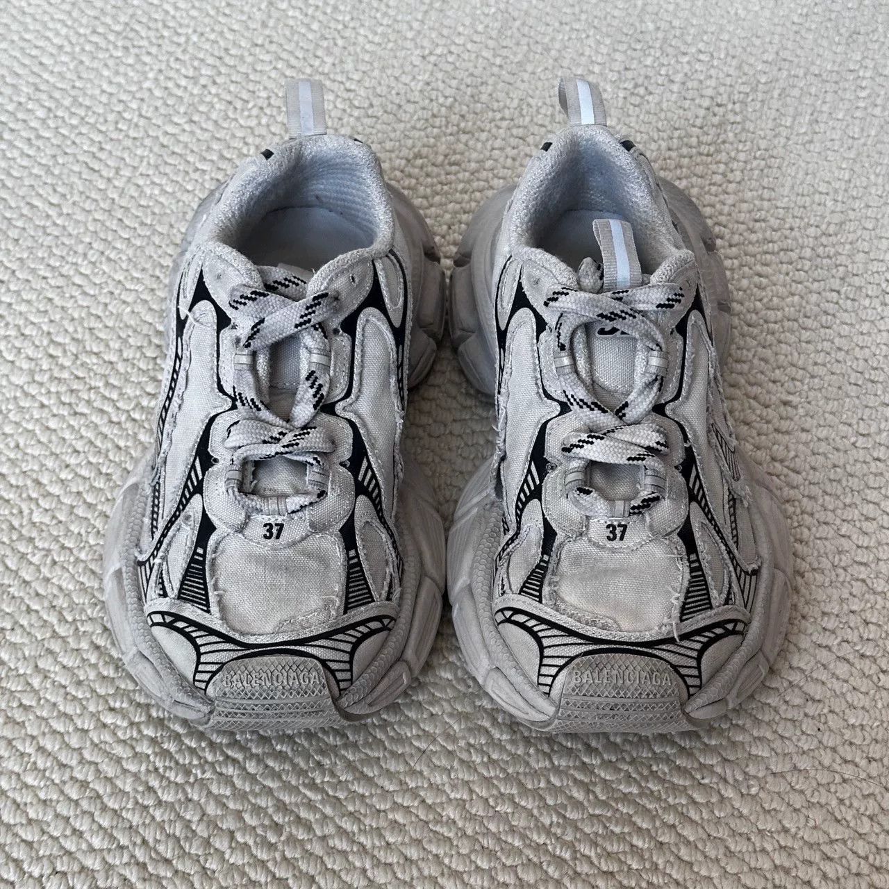 Balenciaga balenciaga 3xl dad sneakers in beige Size US 6 / IT 36 - 2 Thumbnail