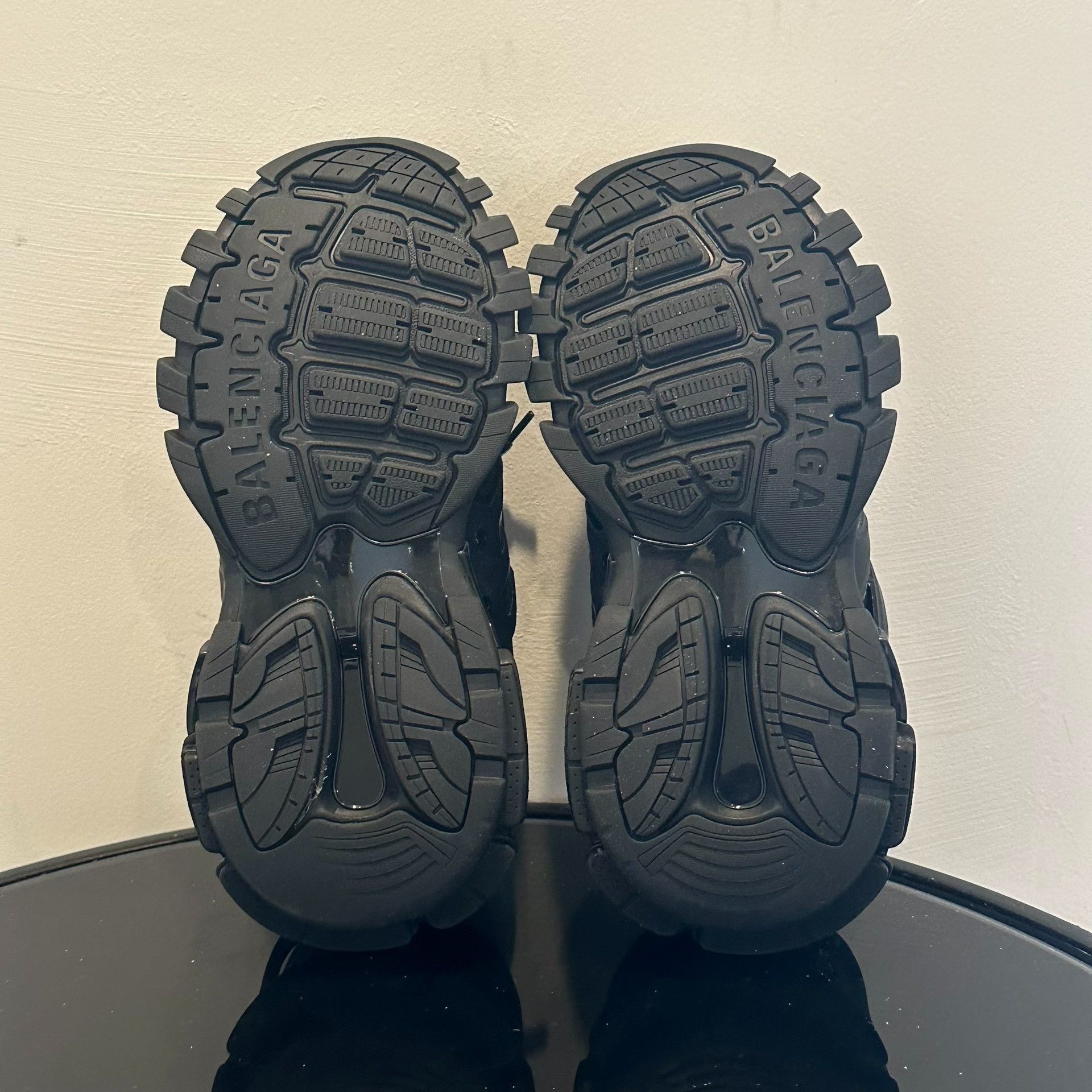 Balenciaga balenciaga track 1.0 black low-top sneakers Size US 6 / IT 36 - 7 Thumbnail