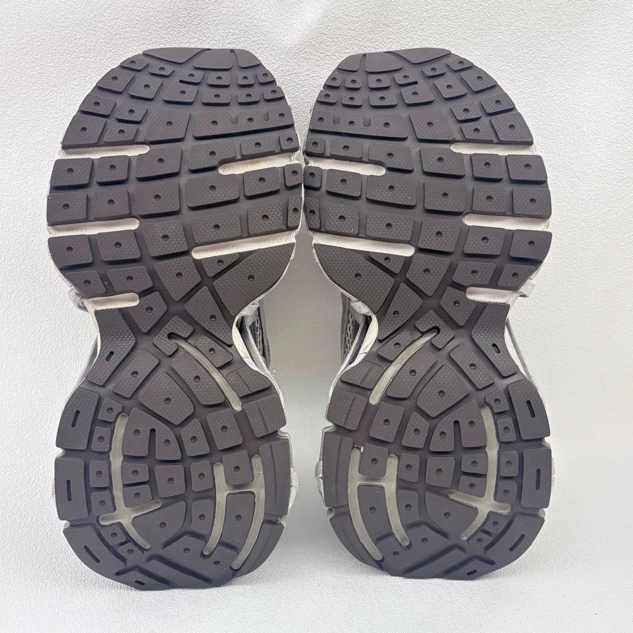 Balenciaga balenciaga 3xl low-top casual shoes gray Size US 9 / EU 42 - 5 Thumbnail