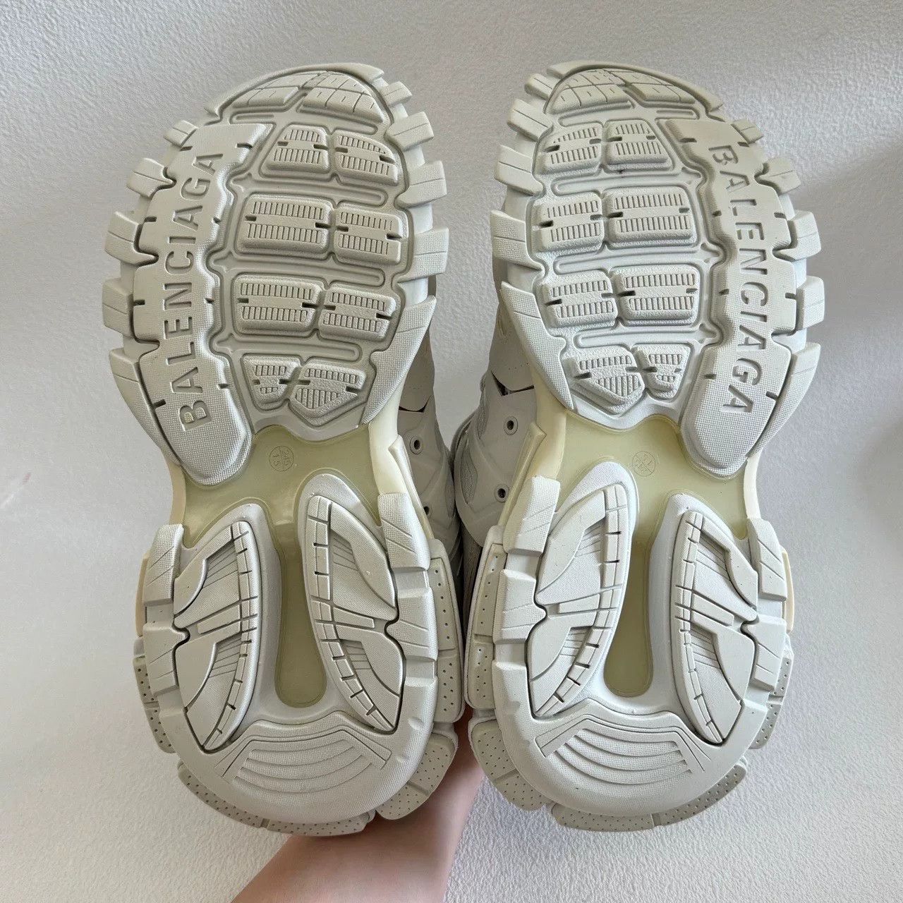 Balenciaga balenciaga track 1.0 dad sneakers in white Size US 8.5 / EU 41-42 - 6 Thumbnail