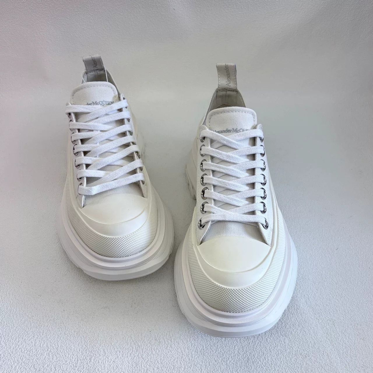 Alexander McQueen alexander mcqueen tread slick white ankle boots Size US 6 / IT 36 - 2 Thumbnail