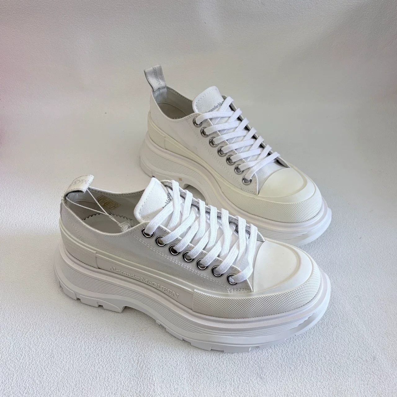 Alexander McQueen alexander mcqueen tread slick white ankle boots Size US 6 / IT 36 - 4 Thumbnail