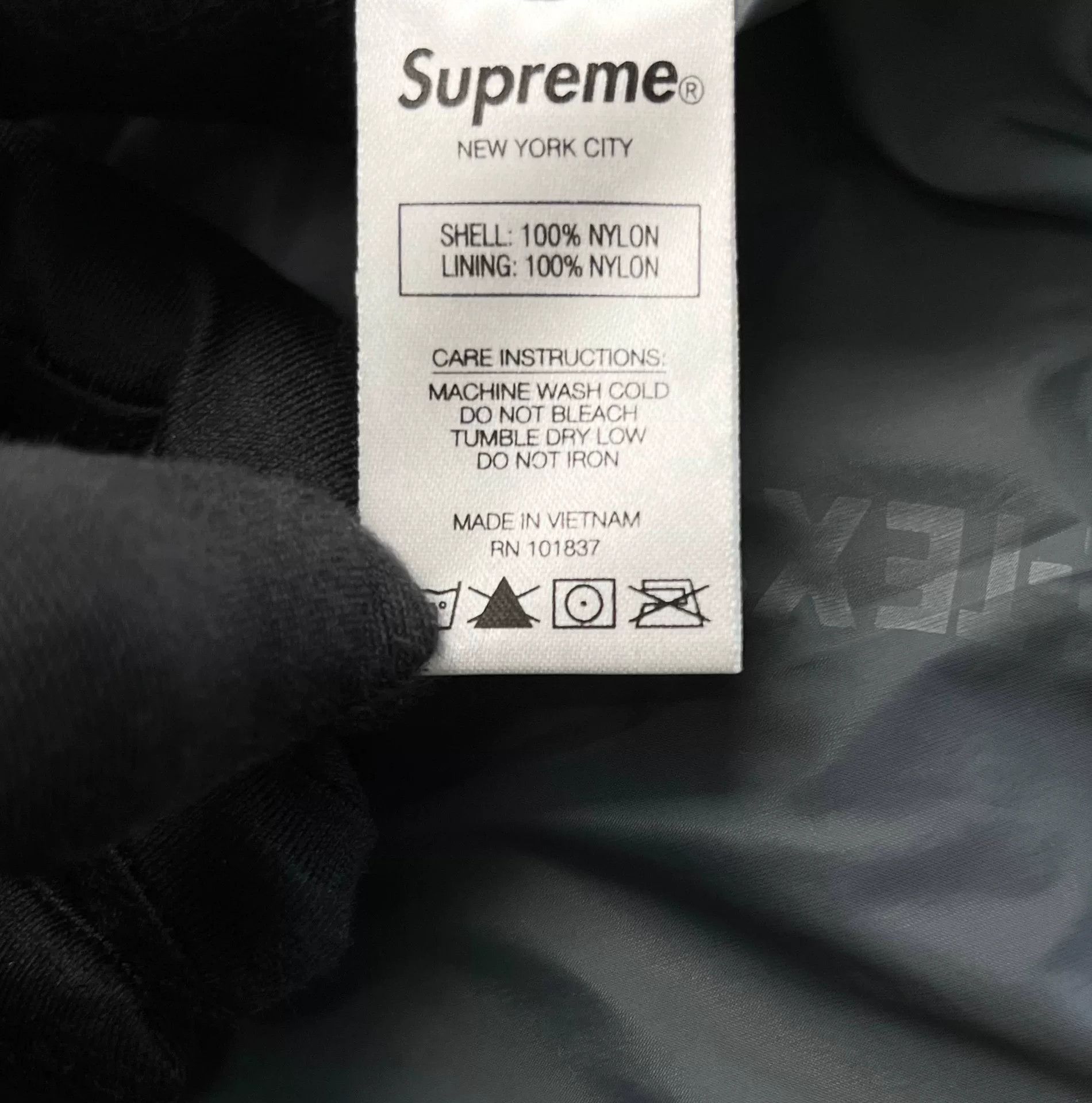 Supreme supreme x gore-tex red striped pants Size US 34 / EU 50 - 4 Thumbnail
