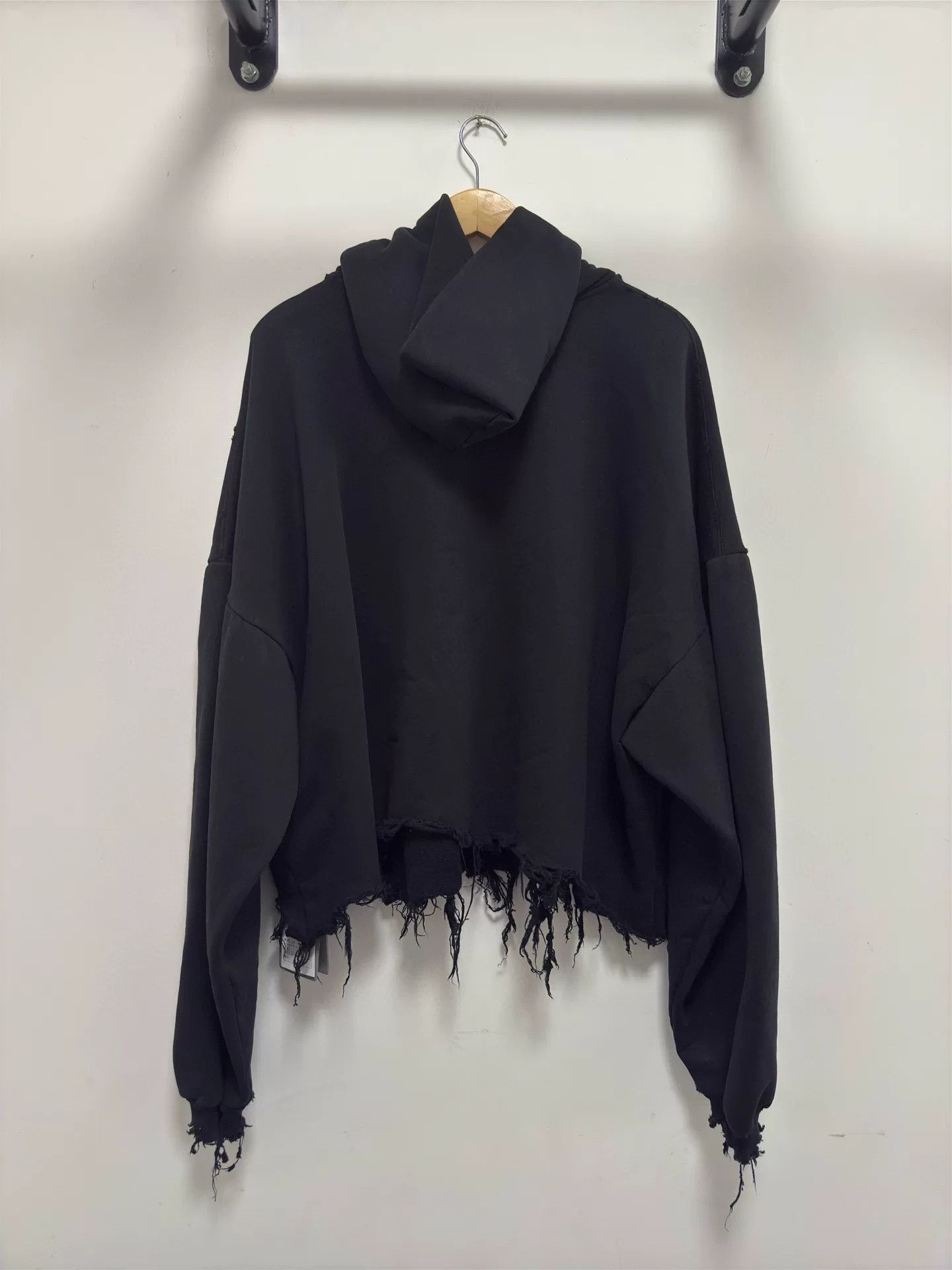 Balenciaga balenciaga double ring distressed hem sweatshirt Size US L / EU 52-54 / 3 - 2 Thumbnail