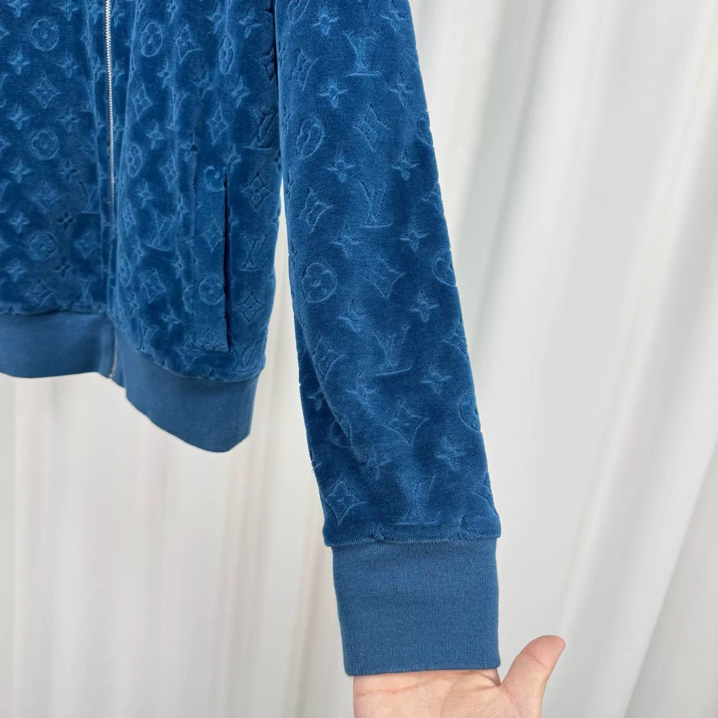 Louis Vuitton louis vuitton blue velvet zip jacket Size S / US 4 / IT 40 - 4 Thumbnail